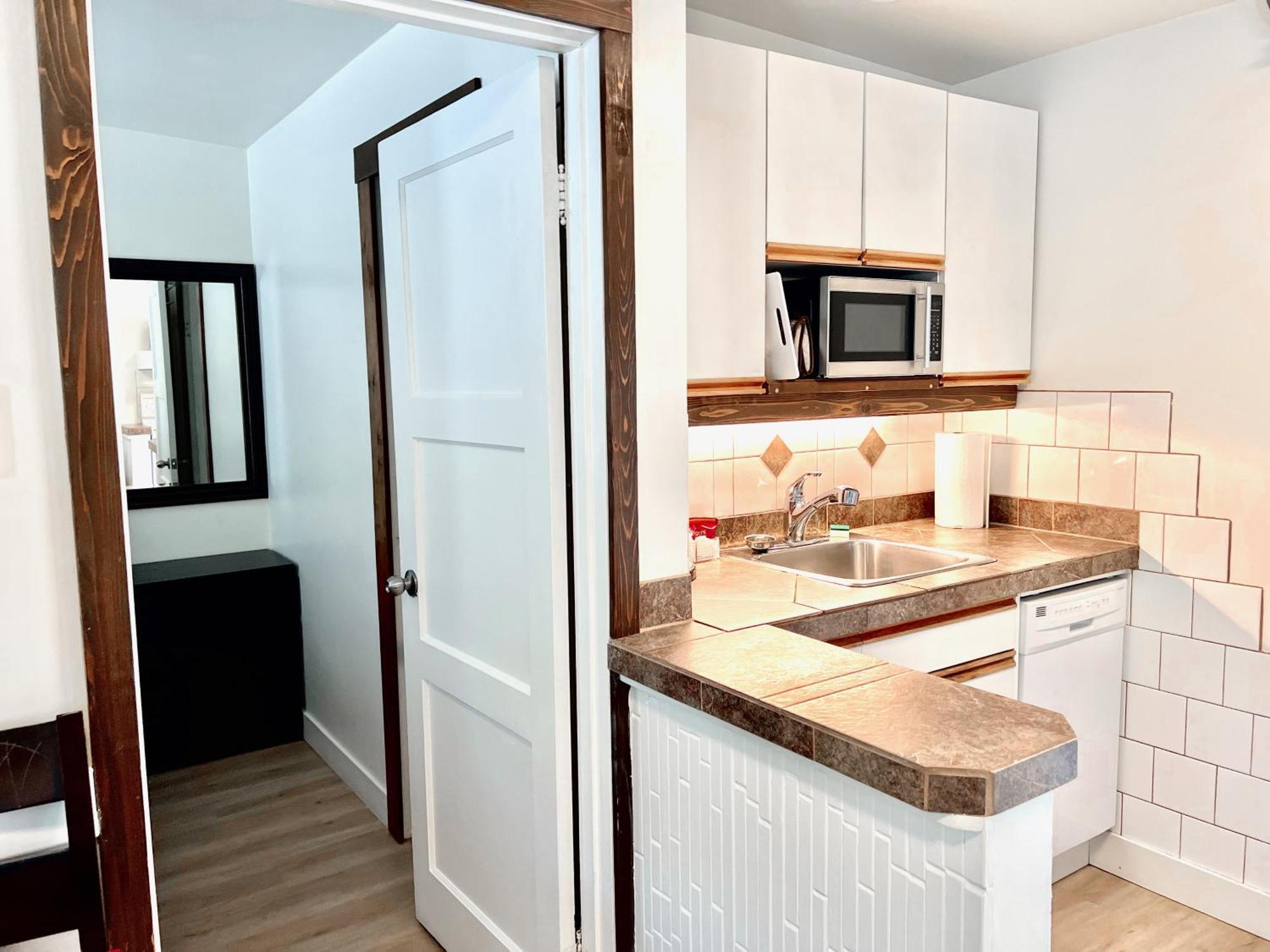 Peachland Beach Resort Dış mekan fotoğraf